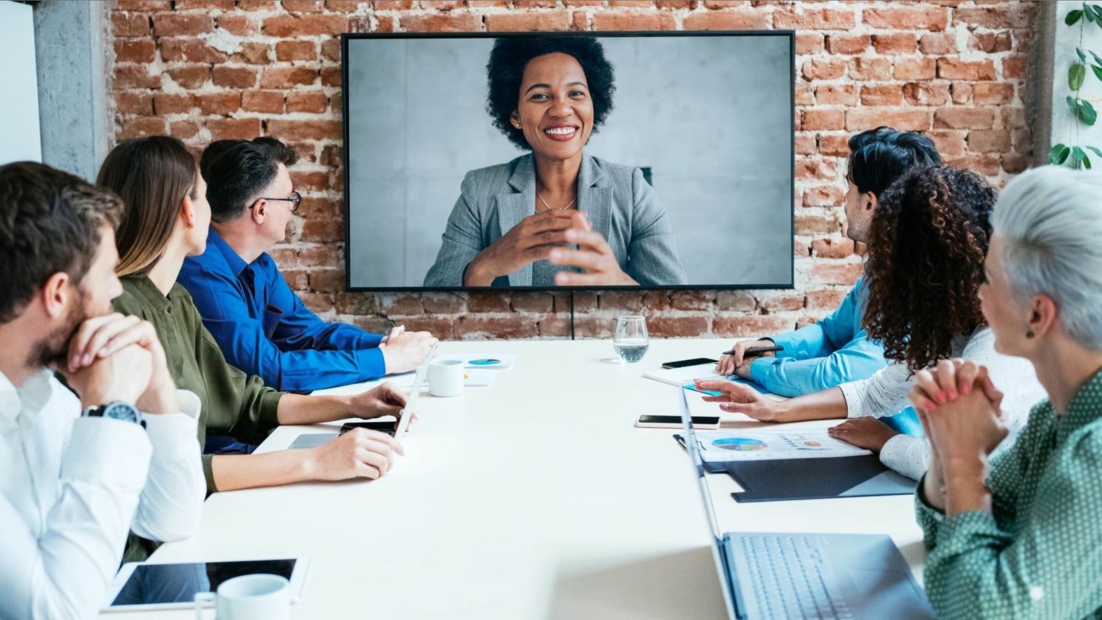 Selling in a hybrid world